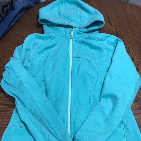 Teal lululemon sweater. Size is 10-12 - Picture 2 of 7